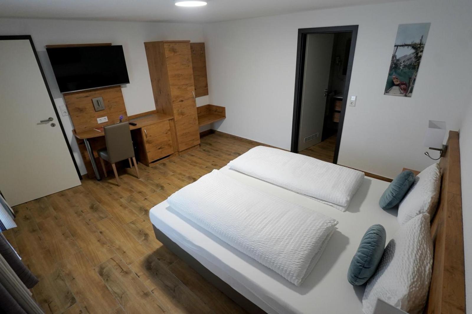 Hotel 7 Winden Spaichingen Ngoại thất bức ảnh